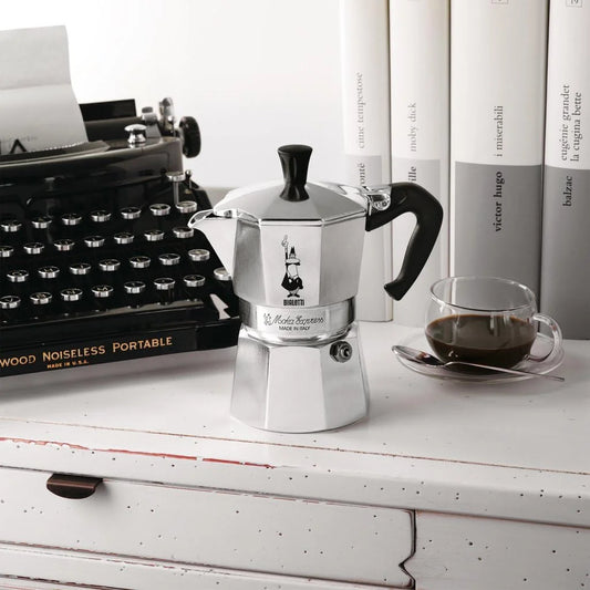 Bialetti - Moka Express: Iconic Stovetop Espresso Maker, Makes Real Italian Coffee, Moka Pot 12 Cups (22.6 Oz - 670 Ml), Aluminum, Silver